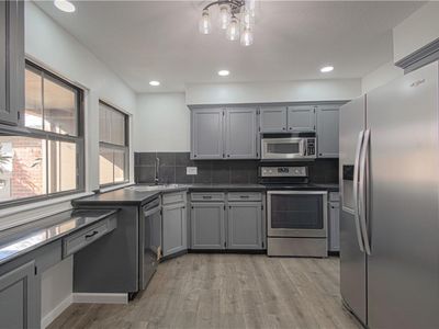 10209 Foster St, Overland Park, KS, 66212