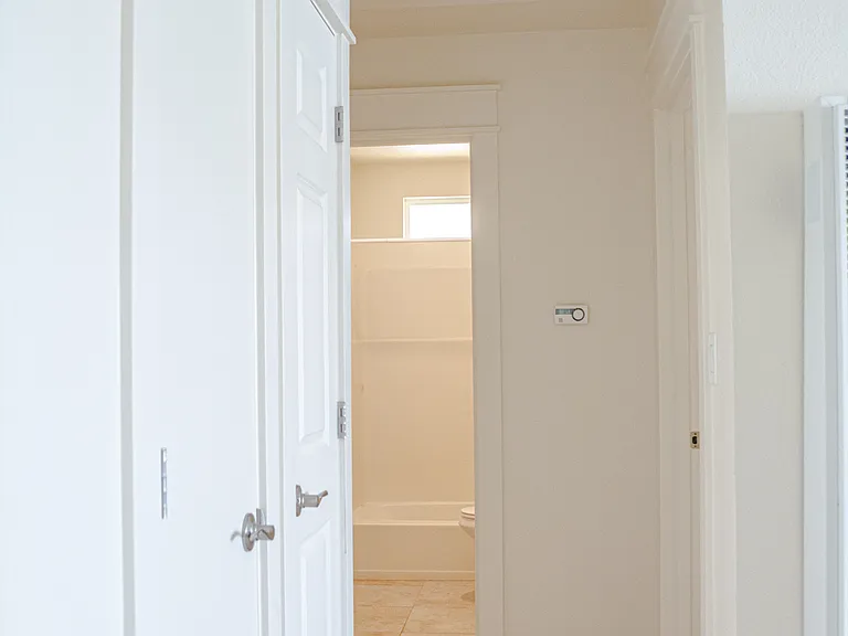 1124 C St #B — Photo 12