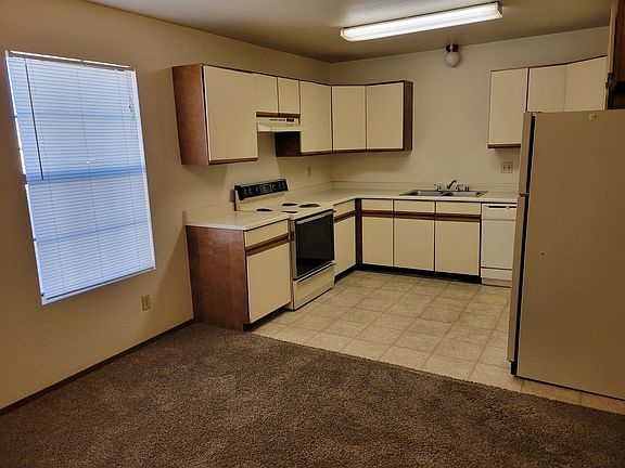 4th image of 2949 Los Amigos Ct APT D