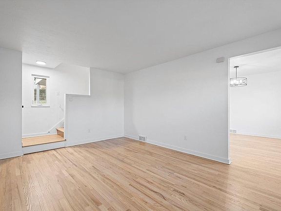 Large Bright Living Room