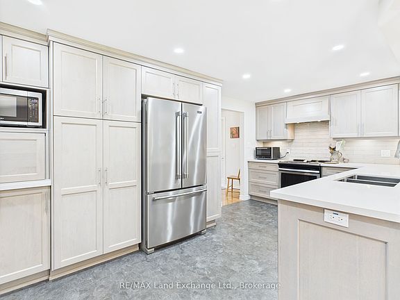 5th image of 40 Eastwood Cres