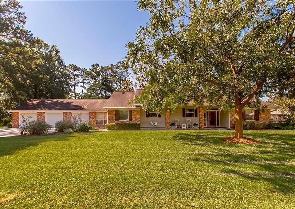 1st image of 15541 Carlou Dr