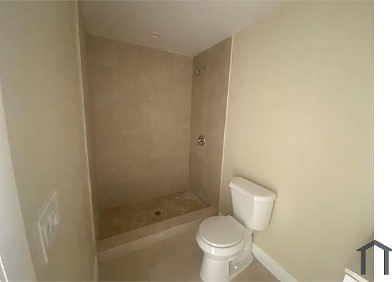 2nd image of 2513 NW 19th St #2