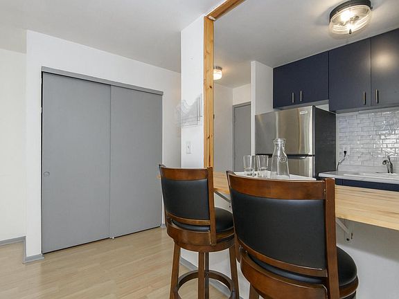 5th image of 2222 E Belleview PLACE #106