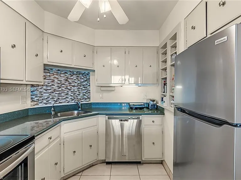 5 Bluebill Ave #403 — Photo 2