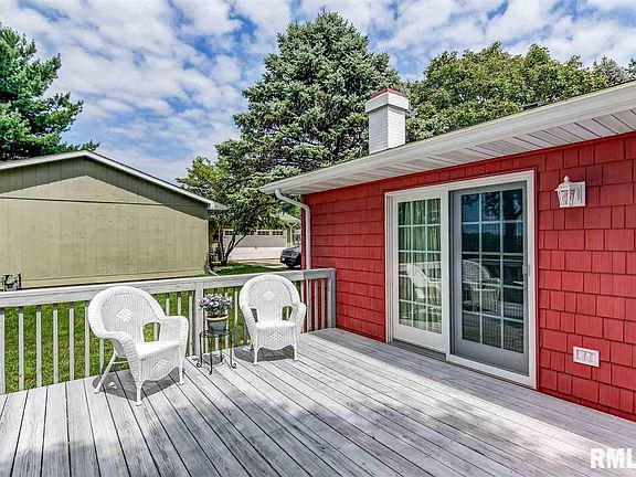 4th image of 65 Michele Dr