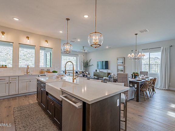 4th image of 4910 N REGENT Street
