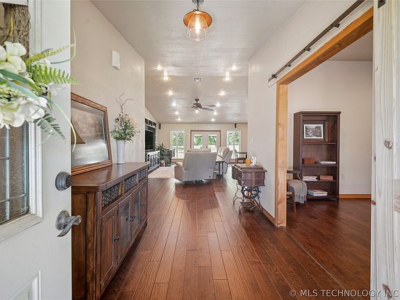 5th image of 23392 Smith Rd