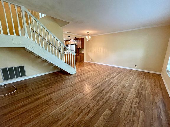 3rd image of 14803 Lake Forest Dr