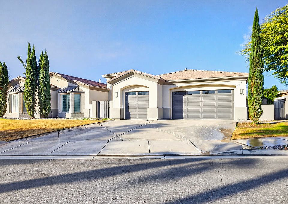 BEAUTIFUL HOME IN LUXURY GATED COMMUNITY IN RANCHO MIRAGE, CALIFORNIA