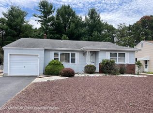 24 Auburn Rd, Toms River, NJ 08757