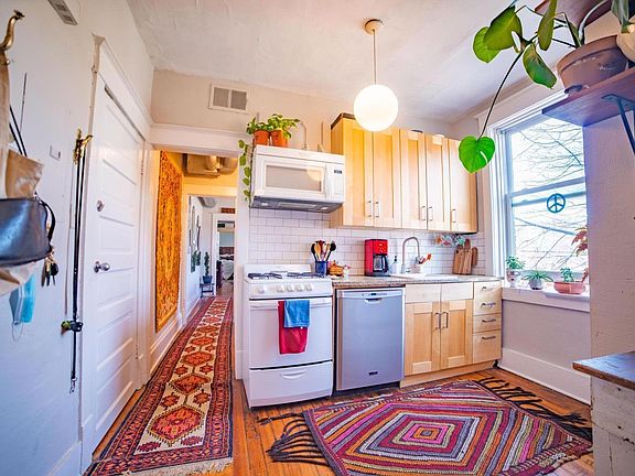 2nd image of 705 E 26th St #1N