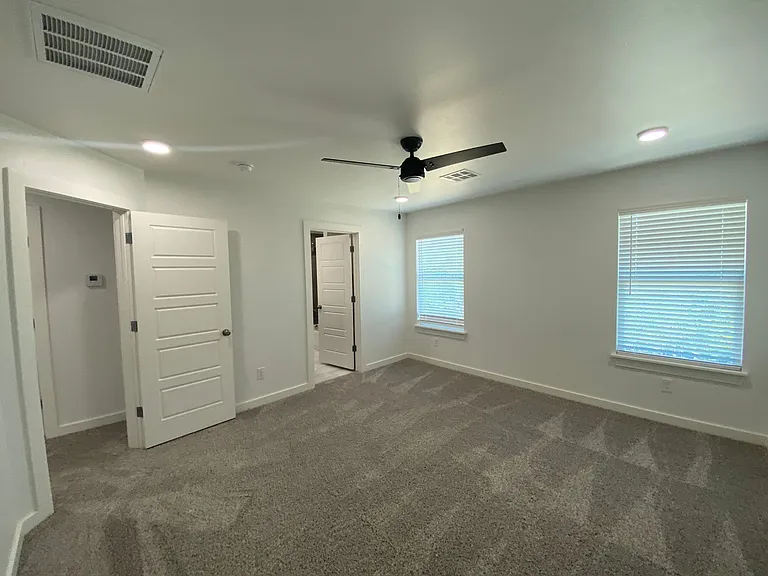13512 Vinita Dr — Photo 11