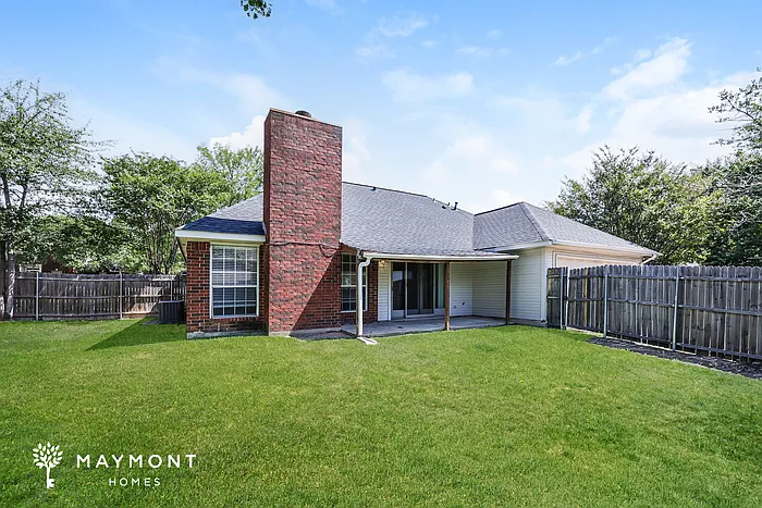 819 Crooked Creek Ln — Photo 14