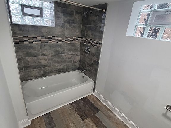 Lower level basement full bathroom