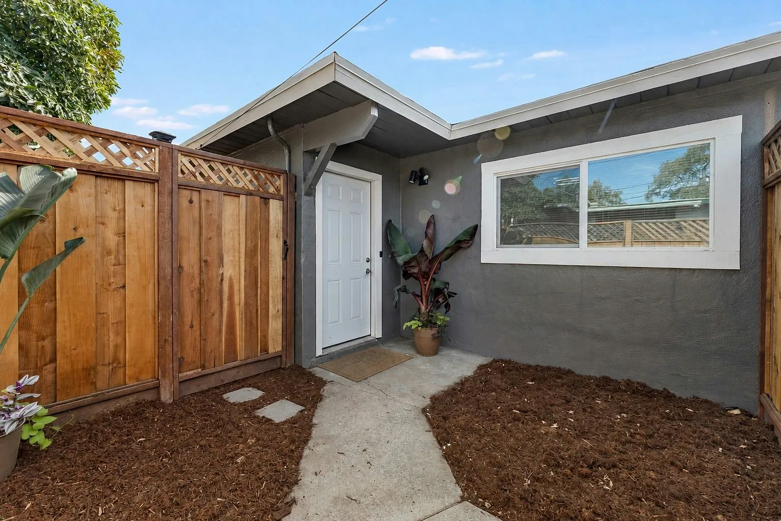 2243 Linden Street, Unit 2243 back unit — Photo 4
