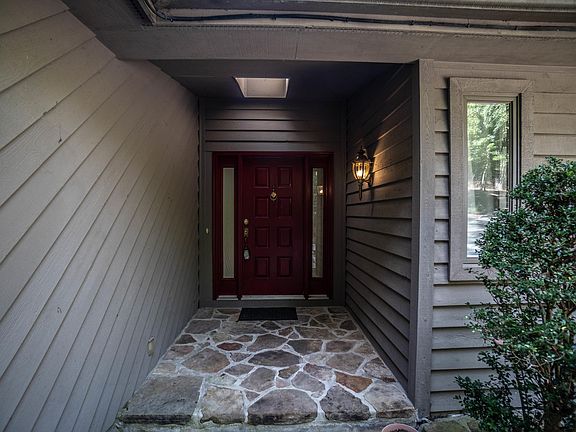 3rd image of 55 Brummel Ln