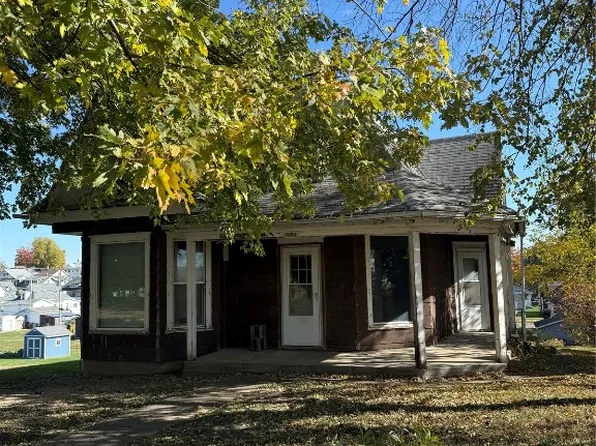 1309 10th Ave, Belle Plaine, IA 52208