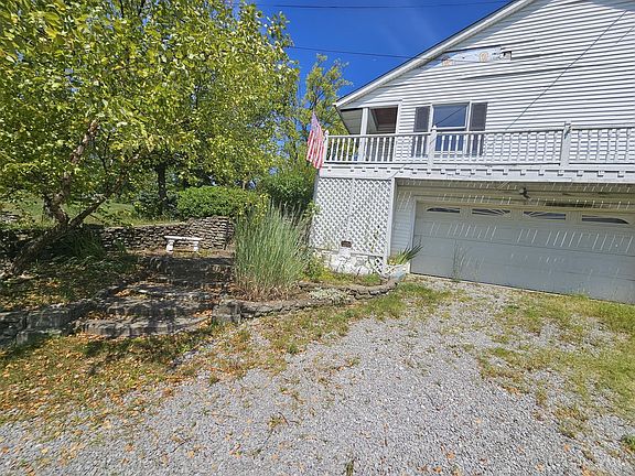 3rd image of 1166 W Seymour Ave