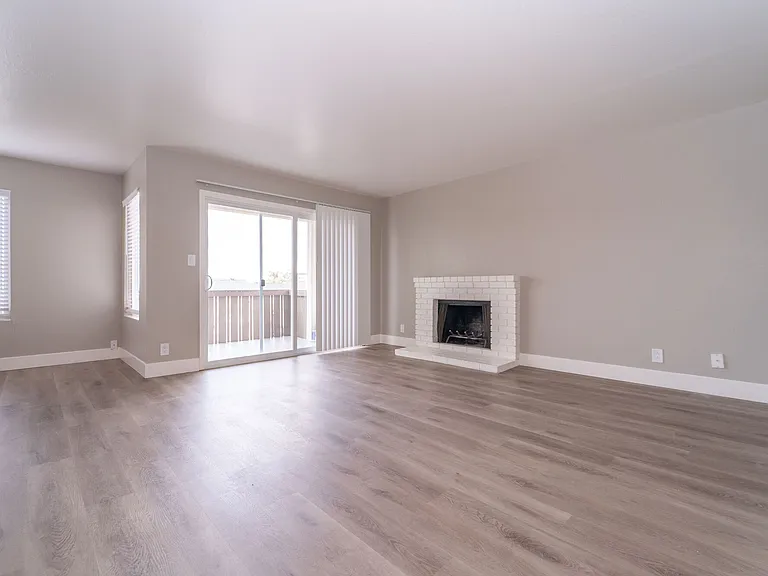 Mission Heights Apartments — Photo 28