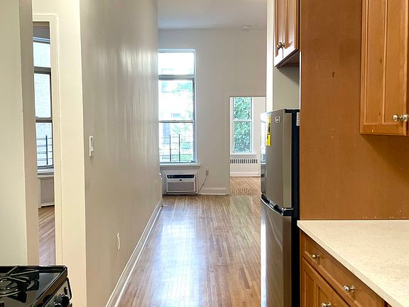 4th image of 117 W 74th St #2C