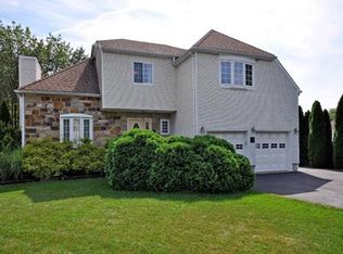 31 La Valencia Rd, Old Bridge, NJ 08857