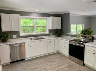 628 Chicora Rd, Waynesville, GA 31566