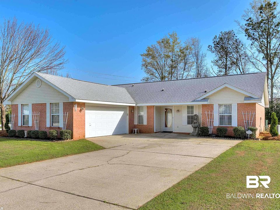 1st image of 100 Pine Place Dr