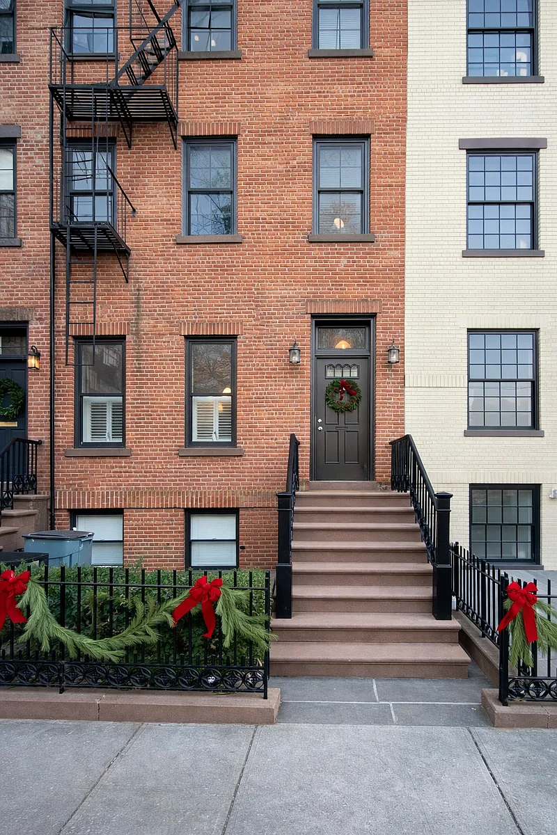Photo 1 of 9 - 167 York St #1 - Jersey City, NJ Primary Photo - 167 York St #1