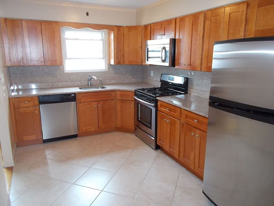 1st image of 14461 28th Ave #1