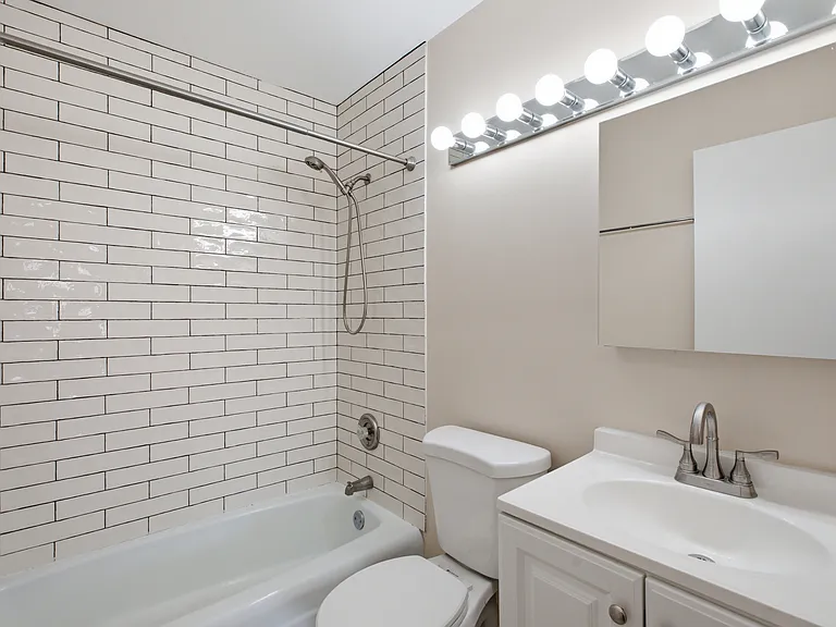 3511 N Central Rd #302 — Photo 16