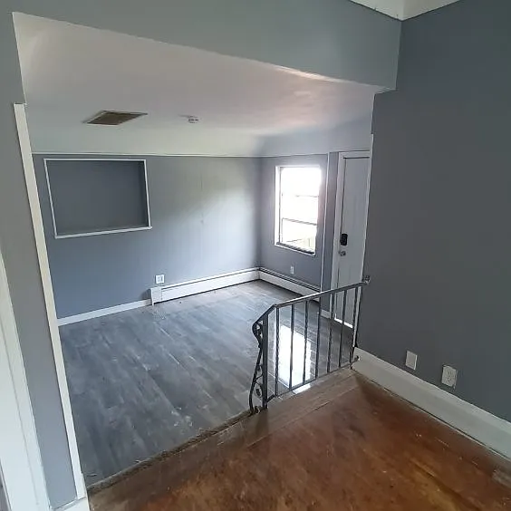 4625 Lewis Ave — Photo 2