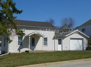 102 E 2nd St, Lockport, IL 60441