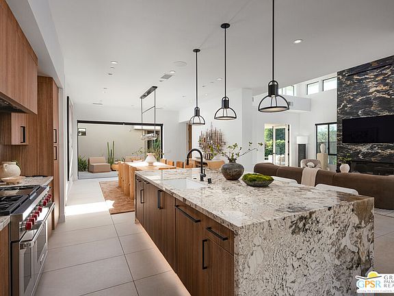 3rd image of 6 Garnet Ct