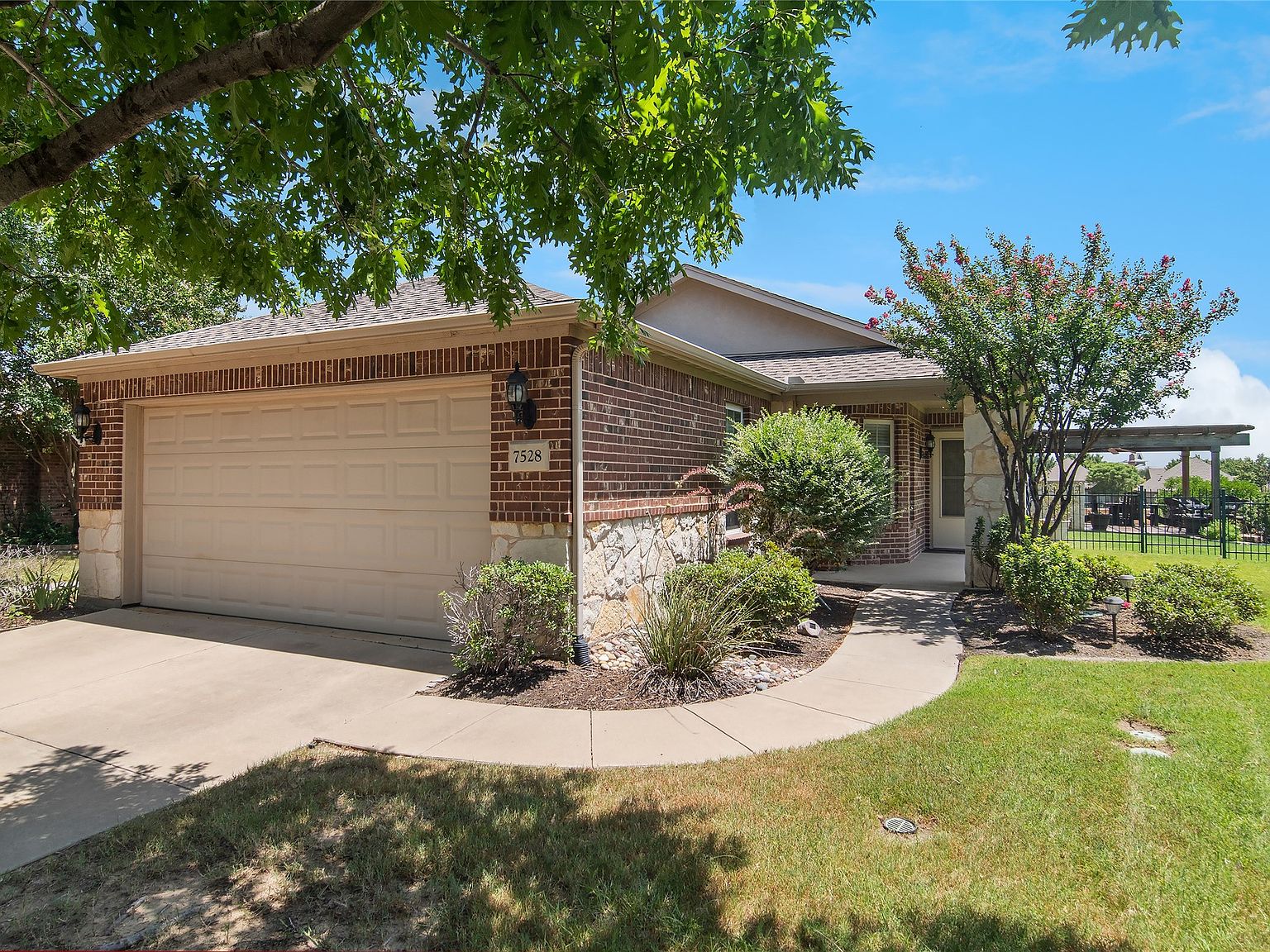 7528 Birmingham Forest Dr