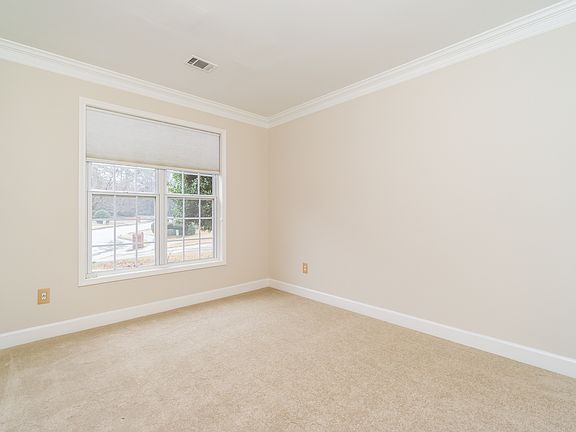 4th image of 130 Rexford Ln