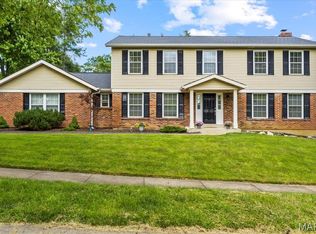 14217 Dinsmoor Dr, Chesterfield, MO