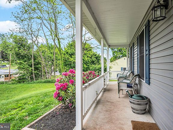 3rd image of 508 Ashley Ln