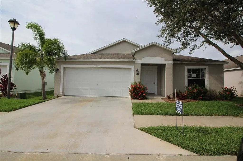 4 bed, 1982 sqft, $2,350 — Photo 4