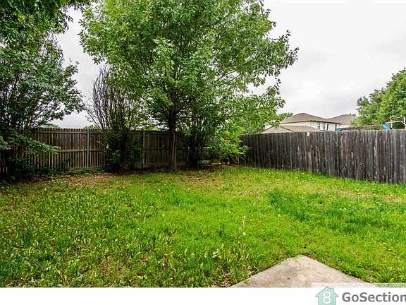 2nd image of 2524 Pecan Dr