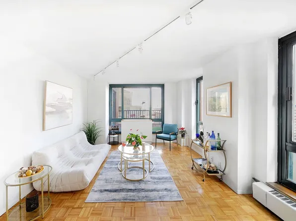 1 Irving Pl APT G15b, New York, NY 10003