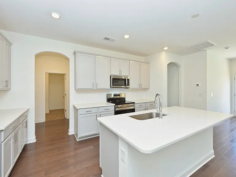161 Crabourne Dr — Photo 32