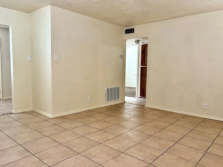 3525 Vail SE - A — Photo 4