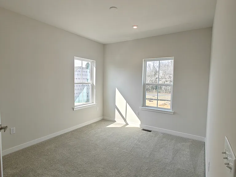 108 S Durham Dr — Photo 36