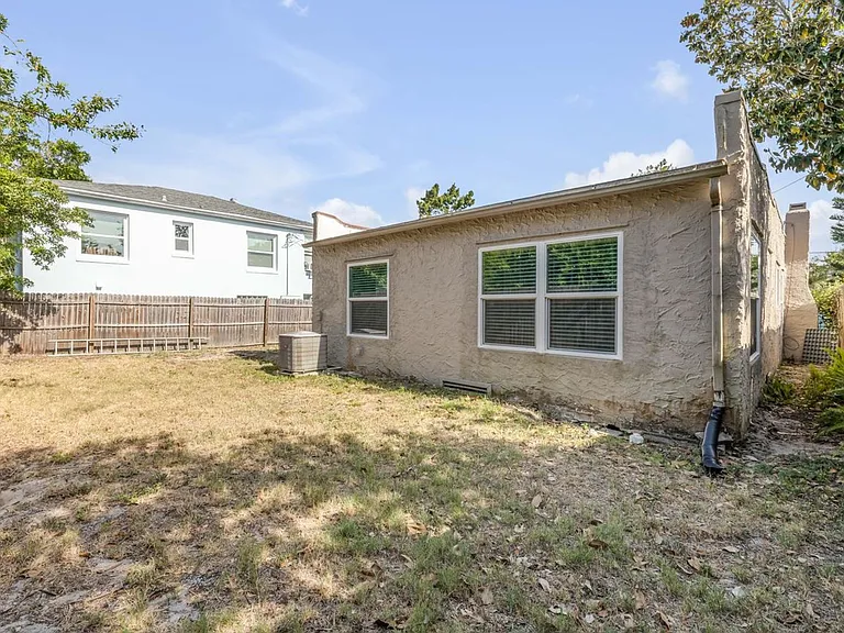 315 Sears Ave — Photo 32