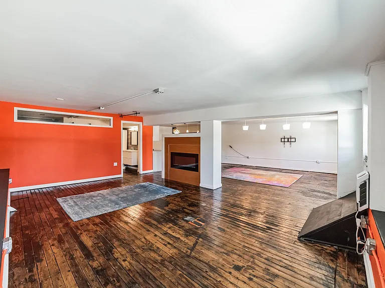 227 N Broadway #205 — Photo 11