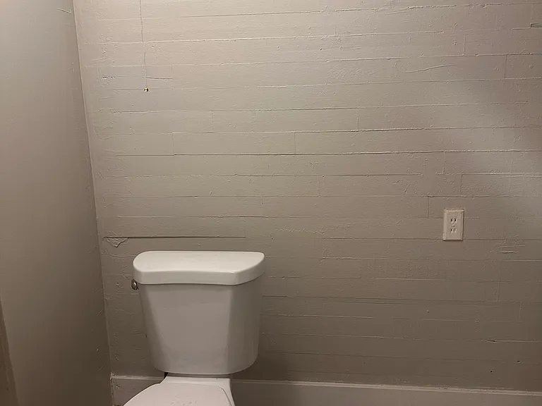 1019 Hill Ave — Photo 12
