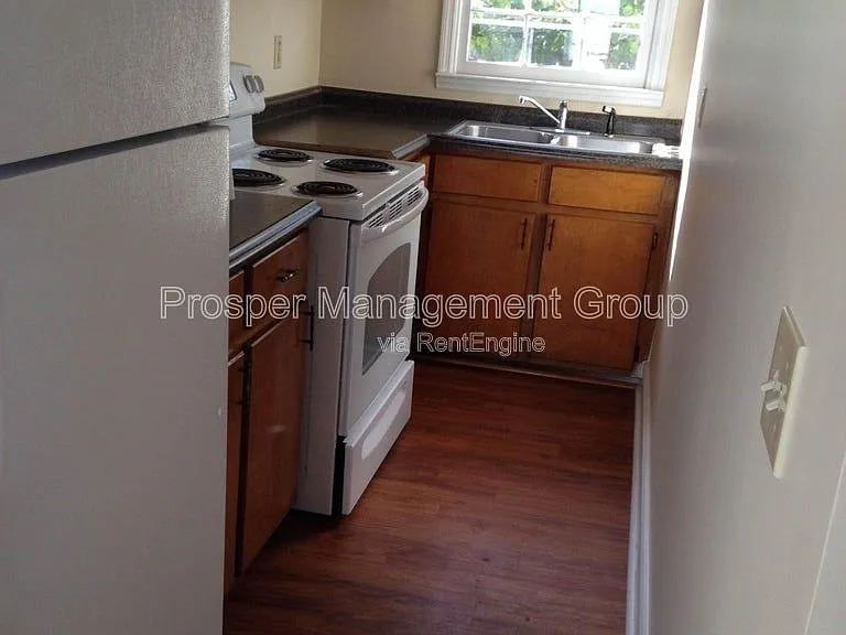 64.5 Columbus St #B — Photo 6