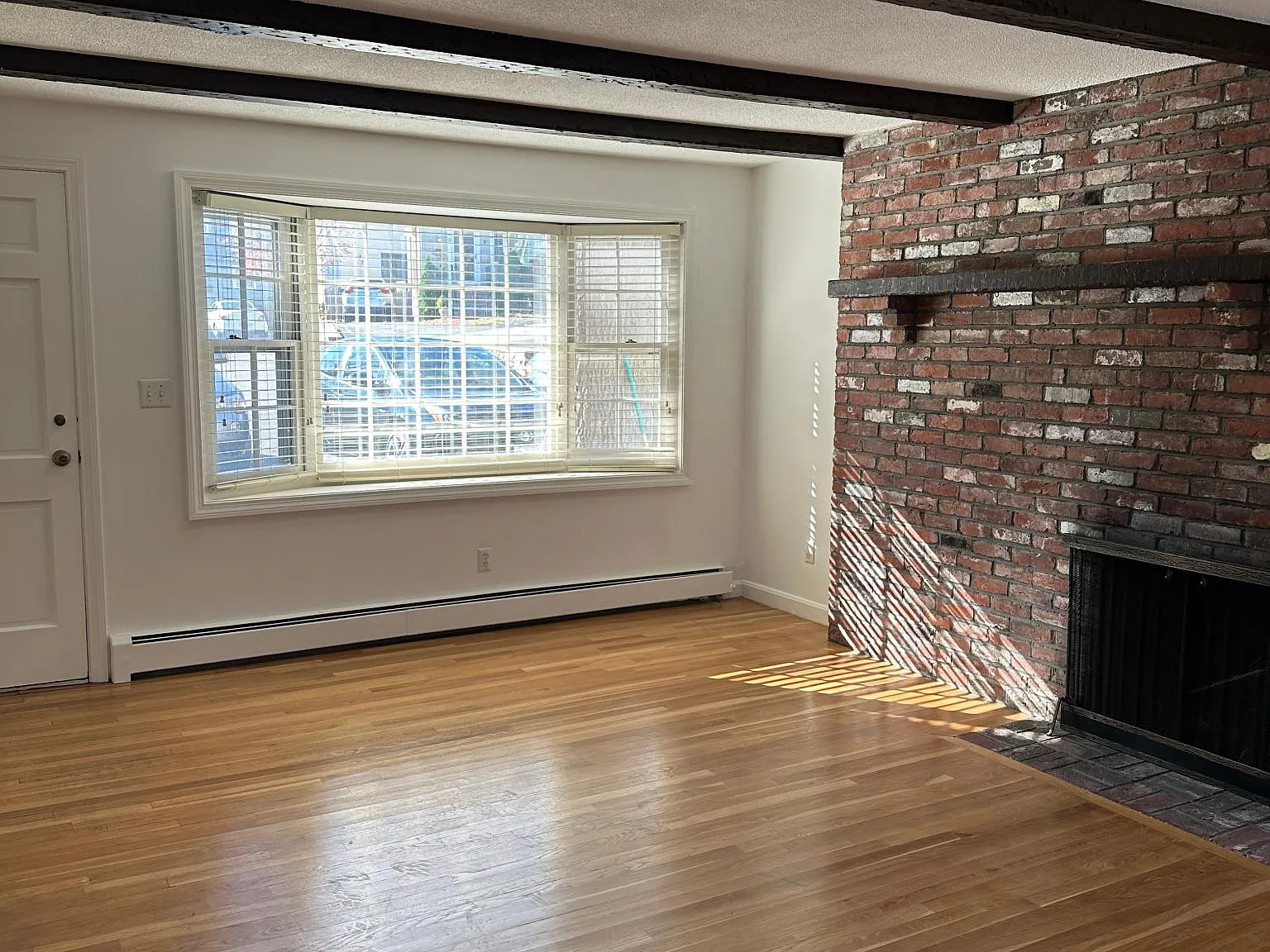 2 bed, 1.5 bath, 1200 sqft, $2,900 — Photo 3