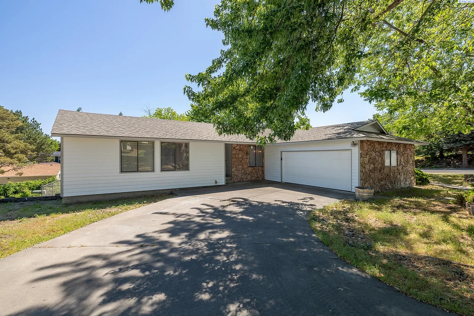 142 Orchard Way photo 1